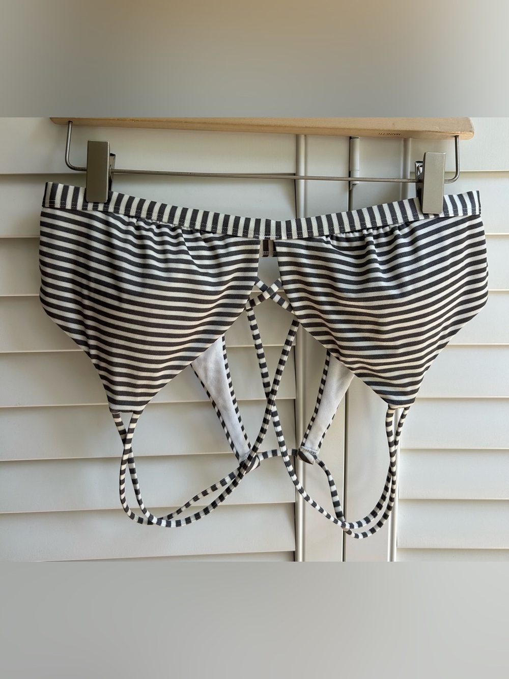 Athleta Aqualuxe Strappy Striped Bikini Top, grey and pearl white, size medium